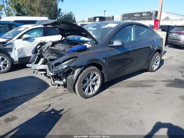 7SAYGDEE5RA229508 2024 TESLA MODEL Y - Image 2