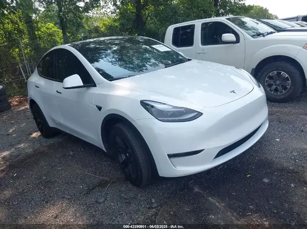 7SAYGDEE5RA229542 2024 TESLA MODEL Y - Image 1