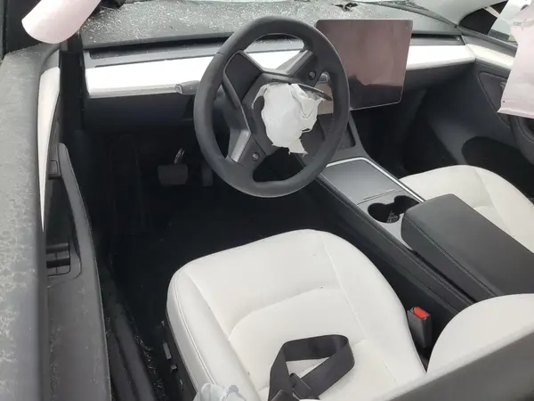 7SAYGDEE5RA235339 2024 TESLA MODEL Y - Image 8