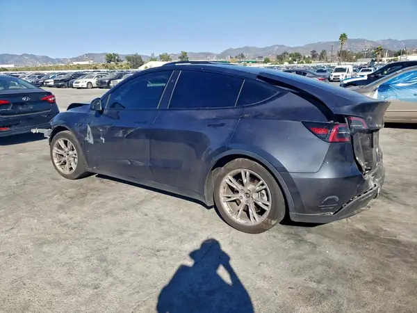 7SAYGDEE5RA238645 2024 TESLA MODEL Y - Image 2