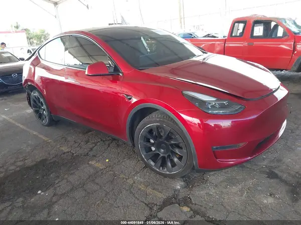7SAYGDEE5RA251833 2024 TESLA MODEL Y - Image 1