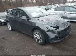 7SAYGDEE5RA252027 2024 TESLA MODEL Y
