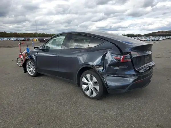 7SAYGDEE5RA252352 2024 TESLA MODEL Y - Image 2