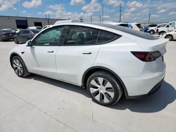 7SAYGDEE5RA255185 2024 TESLA MODEL Y - Image 2