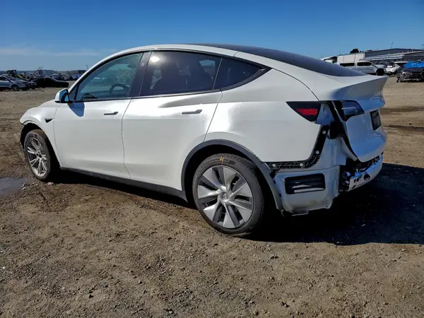 7SAYGDEE5RA256272 2024 TESLA MODEL Y - Image 2