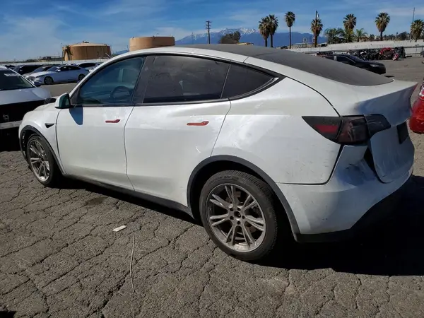 7SAYGDEE5RA258328 2024 TESLA MODEL Y - Image 2