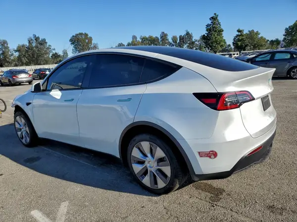 7SAYGDEE5RA260337 2024 TESLA MODEL Y - Image 2
