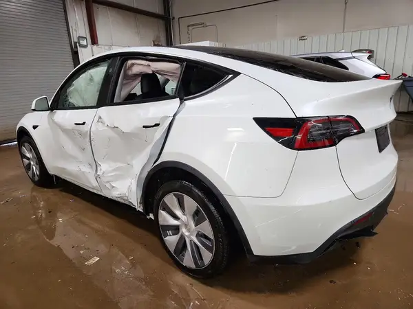 7SAYGDEE5RA261021 2024 TESLA MODEL Y - Image 2