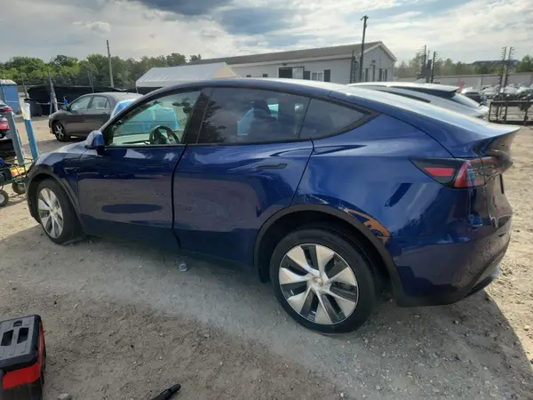 7SAYGDEE5RA269118 2024 TESLA MODEL Y - Image 2
