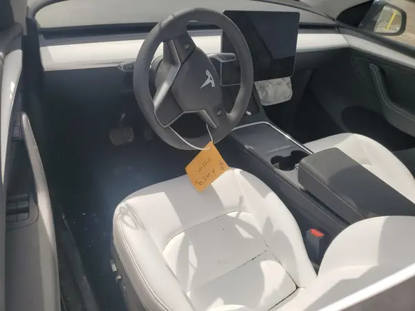 7SAYGDEE5RA273315 2024 TESLA MODEL Y - Image 8