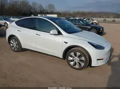 7SAYGDEE5RA273511 2024 TESLA MODEL Y