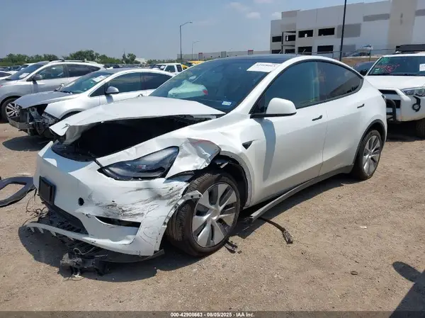 7SAYGDEE5RA275985 2024 TESLA MODEL Y - Image 2