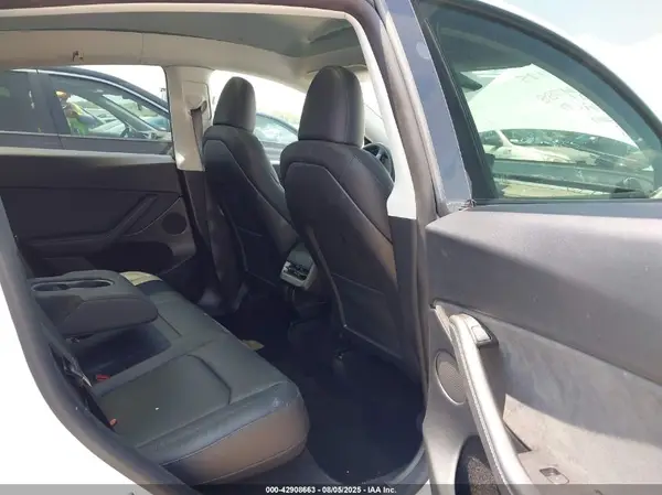 7SAYGDEE5RA275985 2024 TESLA MODEL Y - Image 8