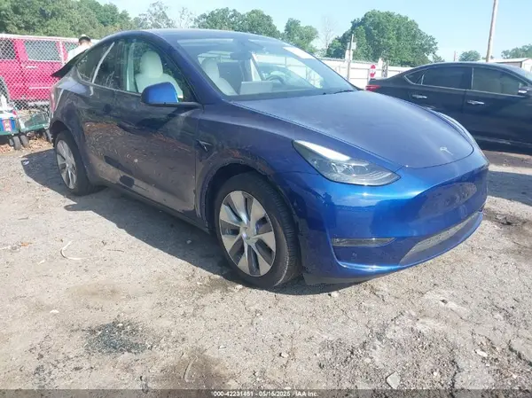 7SAYGDEE5RA285075 2024 TESLA MODEL Y - Image 1