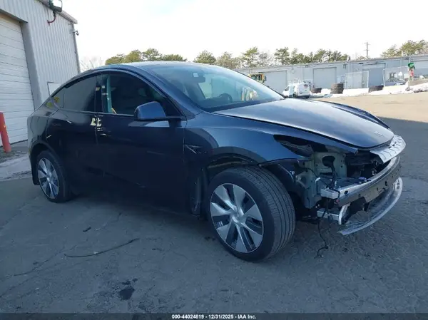 7SAYGDEE5RA288283 2024 TESLA MODEL Y - Image 1