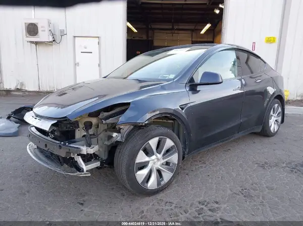 7SAYGDEE5RA288283 2024 TESLA MODEL Y - Image 2