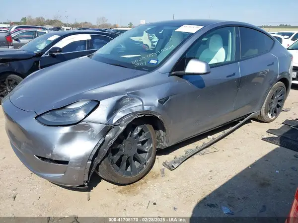 7SAYGDEE5RA290907 2024 TESLA MODEL Y - Image 2