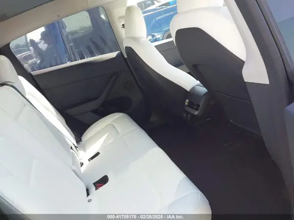 7SAYGDEE5RA290907 2024 TESLA MODEL Y - Image 8