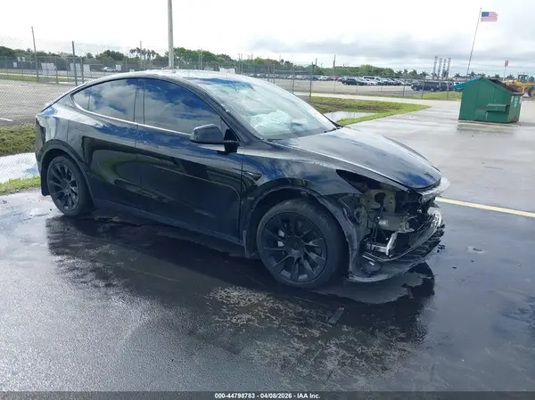 7SAYGDEE5RA292527 2024 TESLA MODEL Y - Image 1