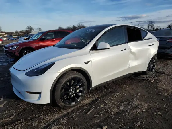 7SAYGDEE5RA303378 2024 TESLA MODEL Y - Image 1