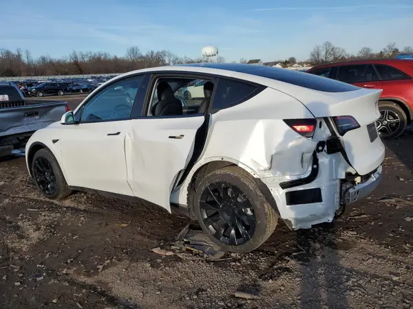 7SAYGDEE5RA303378 2024 TESLA MODEL Y - Image 2