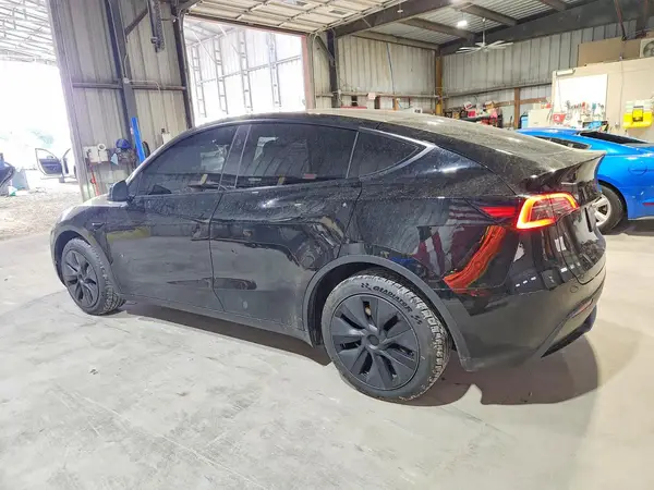 7SAYGDEE5RA304983 2024 TESLA MODEL Y - Image 2