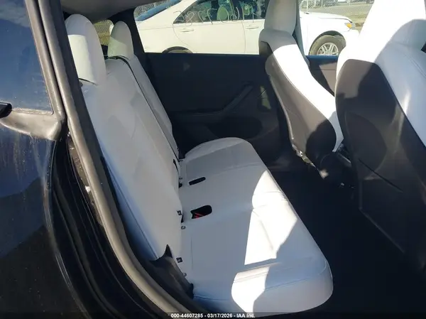 7SAYGDEE5RA311111 2024 TESLA MODEL Y - Image 8