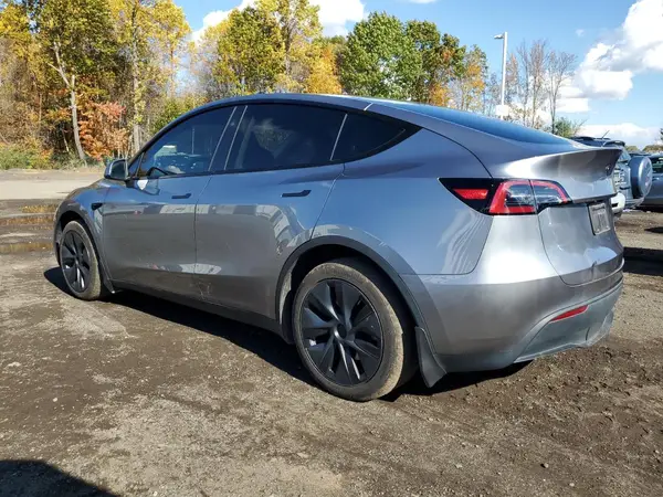 7SAYGDEE5RA312436 2024 TESLA MODEL Y - Image 2