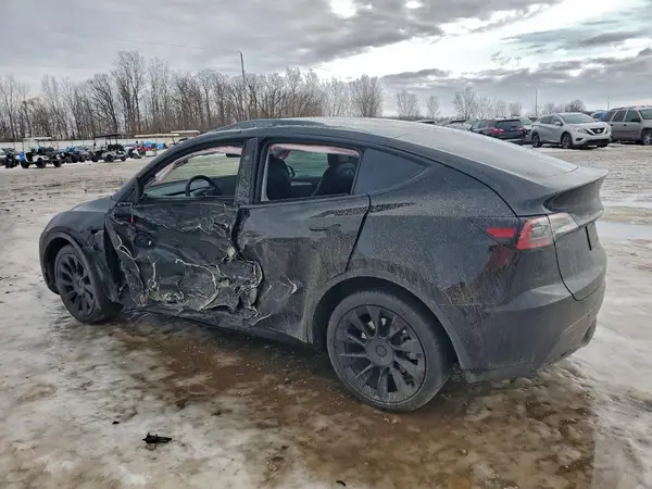 7SAYGDEE5RA313862 2024 TESLA MODEL Y - Image 2