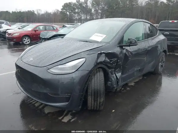 7SAYGDEE5RA325400 2024 TESLA MODEL Y - Image 2