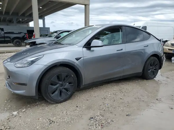 7SAYGDEE5RA328233 2024 TESLA MODEL Y - Image 1