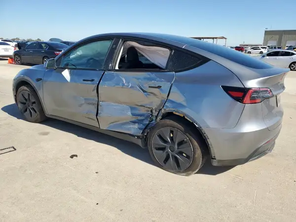 7SAYGDEE5RA330211 2024 TESLA MODEL Y - Image 2