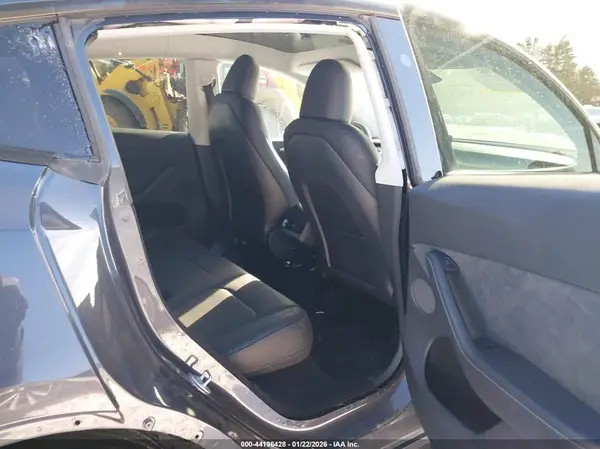 7SAYGDEE5RA331486 2024 TESLA MODEL Y - Image 8