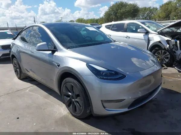 7SAYGDEE5RA333769 2024 TESLA MODEL Y - Image 1