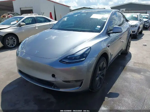 7SAYGDEE5RA333769 2024 TESLA MODEL Y - Image 2