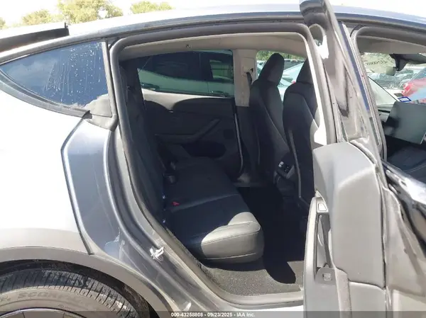 7SAYGDEE5RA333769 2024 TESLA MODEL Y - Image 8