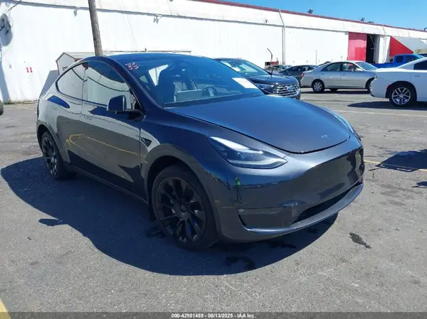 7SAYGDEE5RF016223 2024 TESLA MODEL Y - Image 1