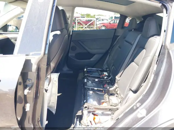 7SAYGDEE5RF016223 2024 TESLA MODEL Y - Image 8