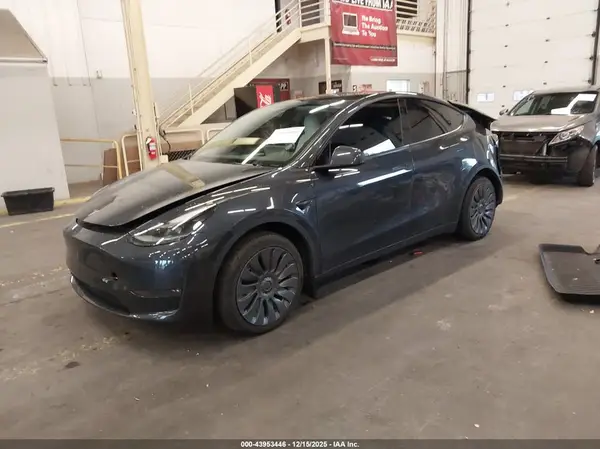 7SAYGDEE5RF026346 2024 TESLA MODEL Y - Image 2