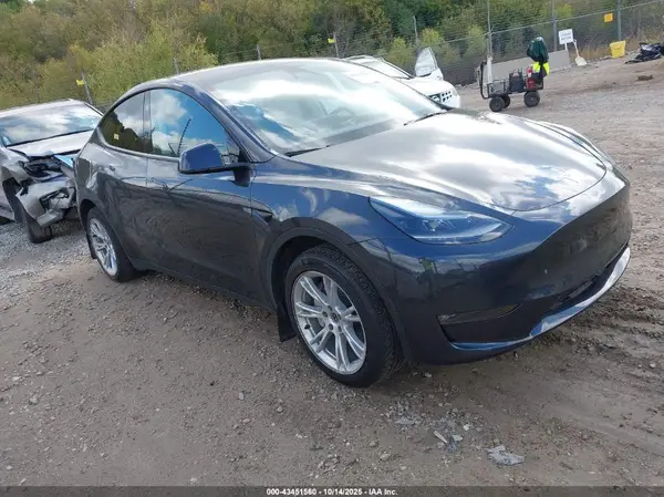7SAYGDEE5RF031353 2024 TESLA MODEL Y - Image 1