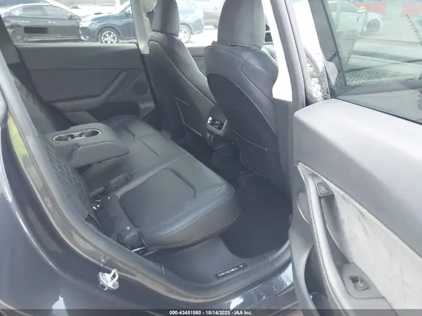 7SAYGDEE5RF031353 2024 TESLA MODEL Y - Image 8