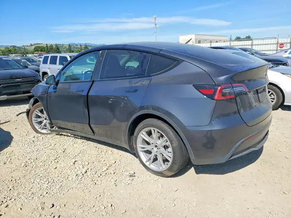 7SAYGDEE5RF031577 2024 TESLA MODEL Y - Image 2