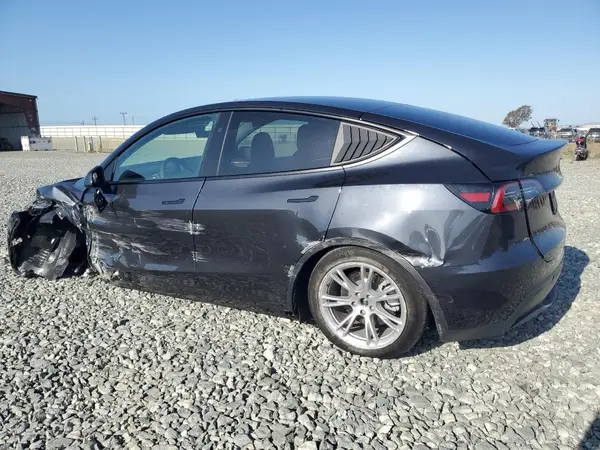 7SAYGDEE5RF032390 2024 TESLA MODEL Y - Image 2