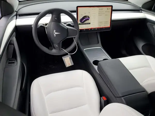 7SAYGDEE5RF037721 2024 TESLA MODEL Y - Image 8