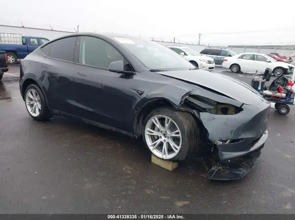 7SAYGDEE5RF063848 2024 TESLA MODEL Y - Image 1