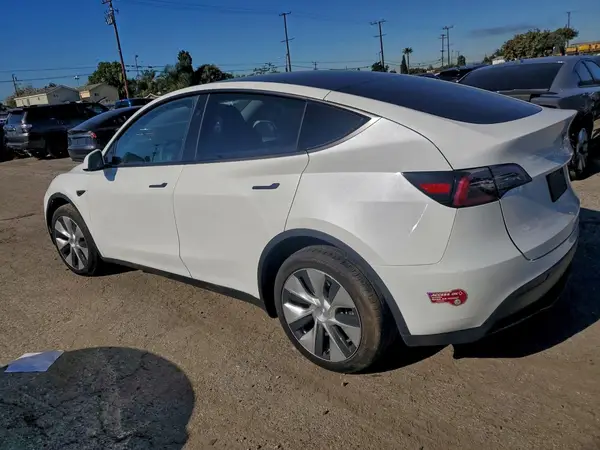 7SAYGDEE5RF066748 2024 TESLA MODEL Y - Image 2