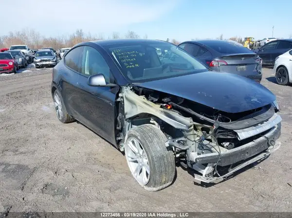 7SAYGDEE5RF067527 2024 TESLA MODEL Y - Image 1