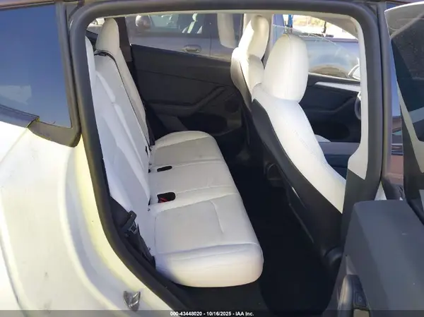 7SAYGDEE5RF067818 2024 TESLA MODEL Y - Image 8