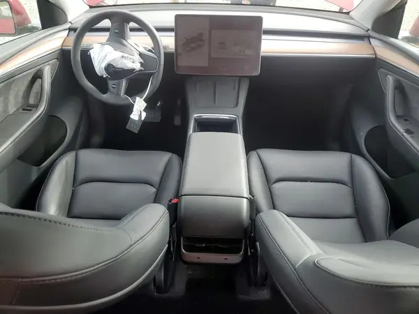 7SAYGDEE5RF068757 2024 TESLA MODEL Y - Image 8