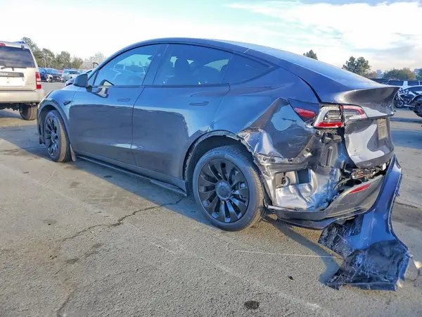 7SAYGDEE5RF071755 2024 TESLA MODEL Y - Image 2